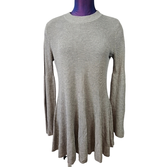 Laurie Felt Frilling Hem Round Neck‎ Bell Sleeve Gray Sweater Dress Size Small - Picture 2 of 9
